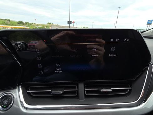 New 2026 Chevrolet Trax LT w/ Sunroof Package FWD image 21