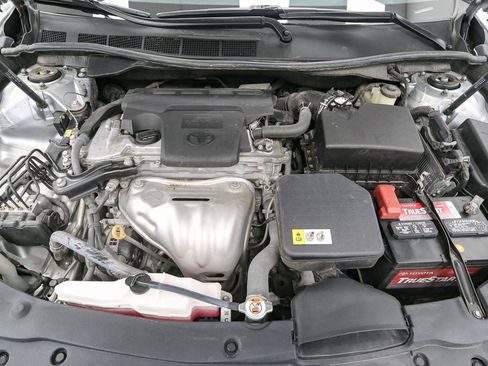 Used 2017 Toyota Camry XLE FWD image 13