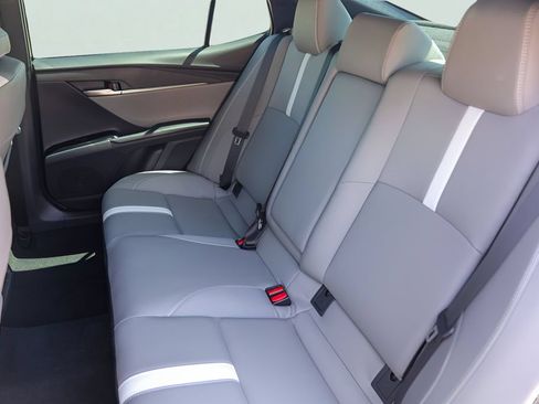 Used 2025 Toyota Camry SE w/ Convenience Package FWD image 26