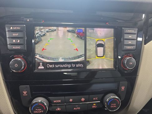 Used 2022 Nissan Rogue Sport SL FWD image 22