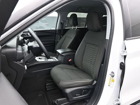 Certified 2021 Ford Explorer XLT image 11