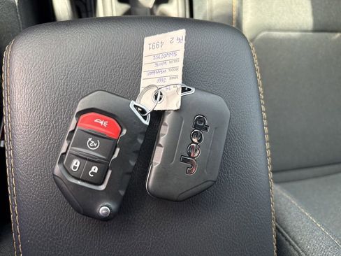 Certified 2025 Jeep Wrangler Unlimited Sahara w/ Safety Group image 26