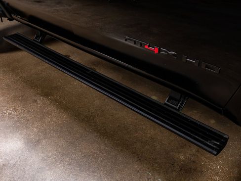 Used 2025 GMC Sierra 2500 AT4X image 13