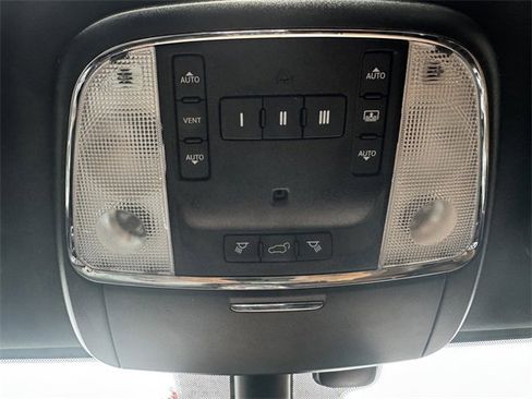 Certified 2020 Jeep Grand Cherokee Overland image 38