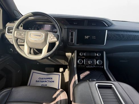 Used 2023 GMC Yukon XL Denali image 11