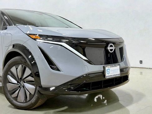 Used 2023 Nissan Ariya AWD image 4
