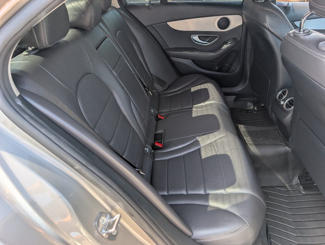 Used 2019 Mercedes-Benz C 300 Sedan w/ Premium Package image 5