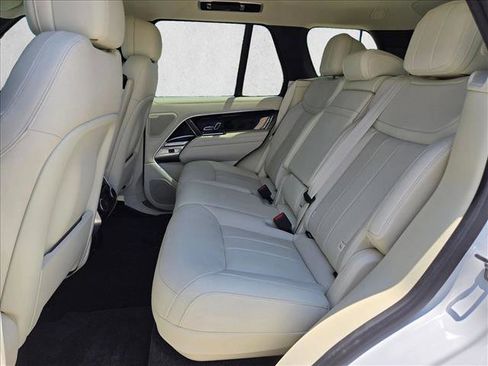Used 2025 Land Rover Range Rover SE AWD/4WD image 20
