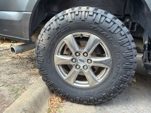 Used 2019 Ford F150 XLT w/ Equipment Group 302A Luxury AWD/4WD image 12