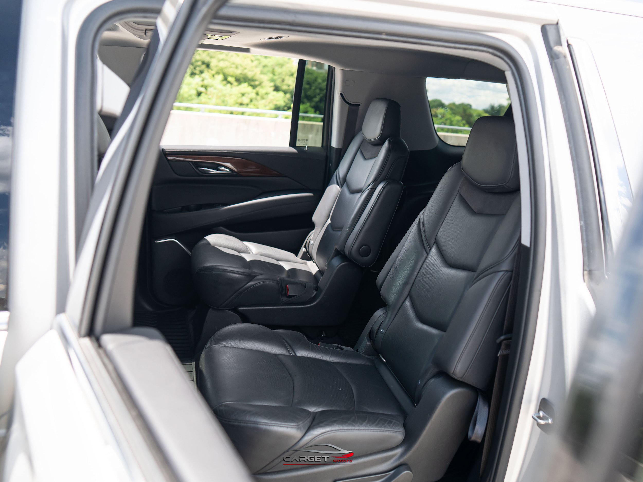 Used 2019 Cadillac Escalade ESV Premium Luxury AWD/4WD image 21