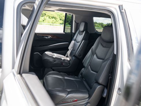 Used 2019 Cadillac Escalade ESV Premium Luxury AWD/4WD image 21