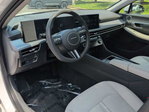 Used 2025 Hyundai Sonata SEL FWD image 10