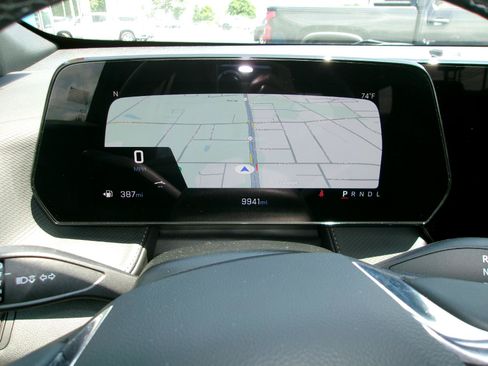Used 2026 Chevrolet Equinox LT FWD image 17