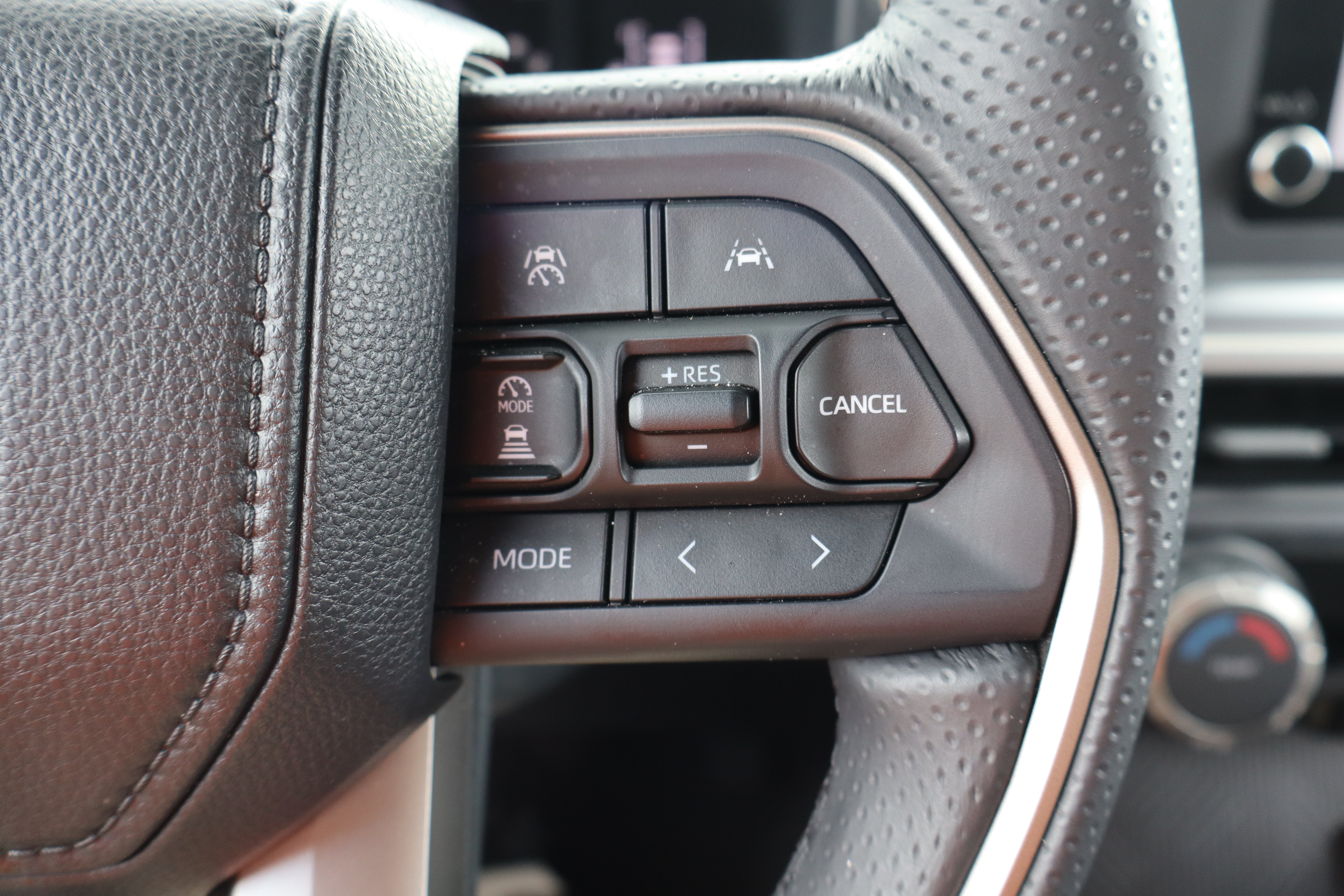 Used 2026 Toyota 4Runner SR5 AWD/4WD image 18