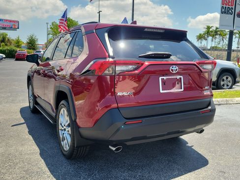 Used 2022 Toyota RAV4 XLE Premium FWD image 9