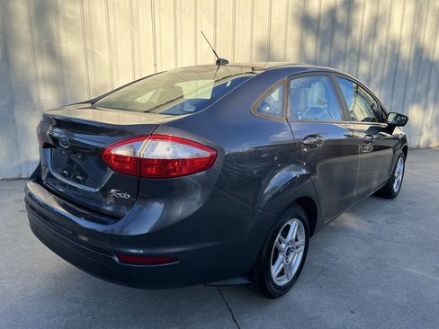 Used 2018 Ford Fiesta SE image 3