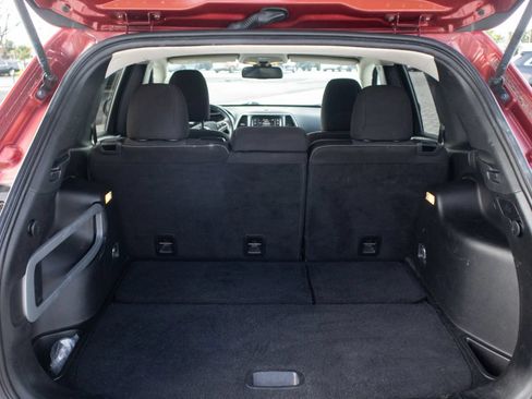 Used 2016 Jeep Cherokee Latitude FWD image 8