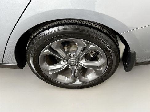 Used 2023 Honda Accord EX image 5