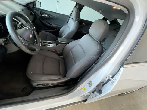 Used 2021 Chevrolet Malibu LT FWD image 11