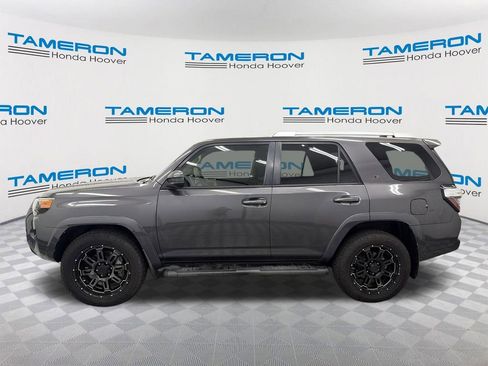 Used 2016 Toyota 4Runner SR5 RWD image 2