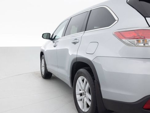 Used 2016 Toyota Highlander LE AWD/4WD image 13