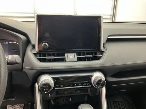Used 2024 Toyota RAV4 LE AWD/4WD image 10