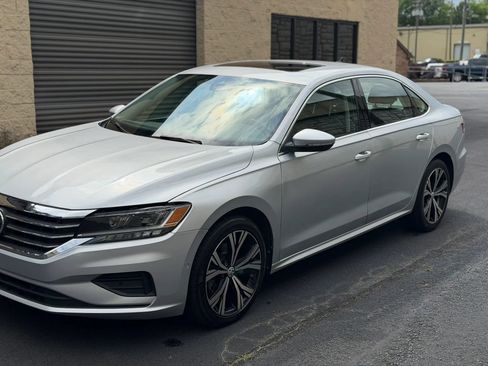 Used 2020 Volkswagen Passat 2.0T SEL FWD image 41