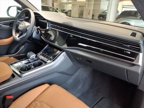 Used 2024 Audi RS Q8 image 21