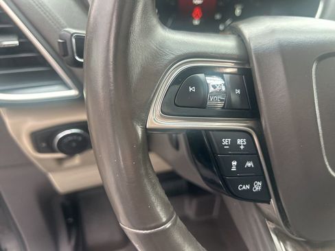 Used 2019 Lincoln Nautilus Reserve image 21