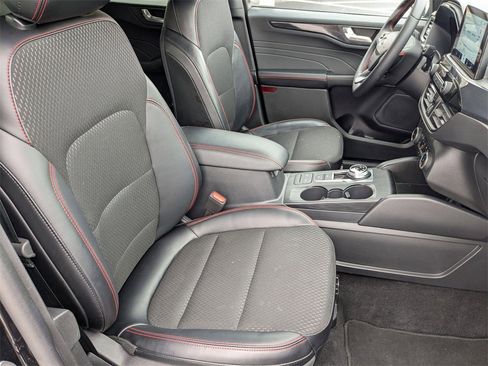 Used 2025 Ford Escape ST-Line image 36