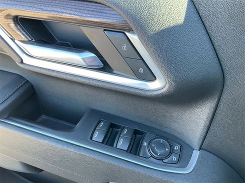 Used 2022 Chevrolet Silverado 1500 LT image 25