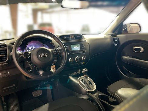 Used 2016 Kia Soul + w/ Designer's Package FWD image 17