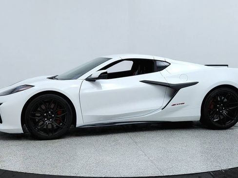 Used 2023 Chevrolet Corvette Z06 RWD image 2