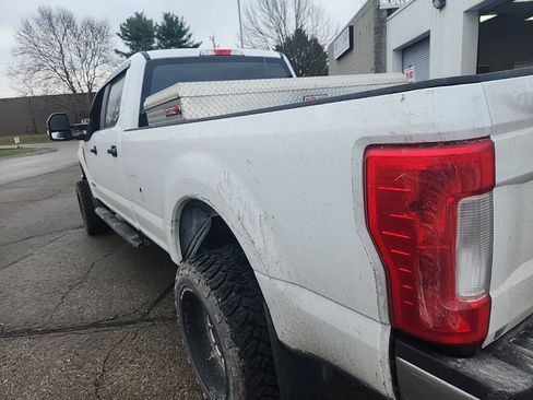 Used 2019 Ford F250 XL w/ Power Equipment Group image 3