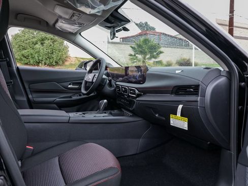 New 2026 Nissan Sentra SR w/ Floor Mat Package image 18