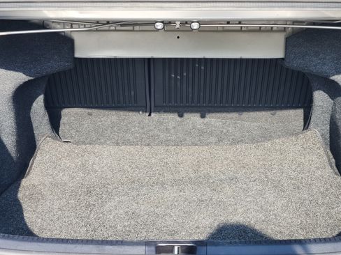 Used 2015 Toyota Camry SE FWD image 31