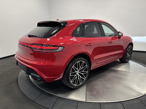 Certified 2025 Porsche Macan Macan image 8