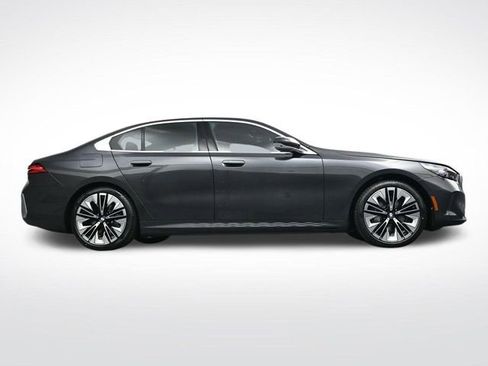 New 2026 BMW i5 eDrive40 image 33