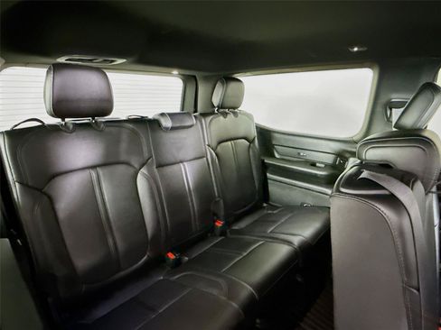 Used 2024 Jeep Wagoneer 4WD w/ Convenience Group I image 27