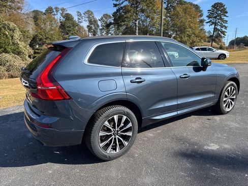 Certified 2023 Volvo XC60 B5 Core w/ Climate Package image 6