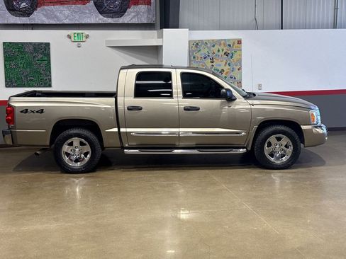 Used 2006 Dodge Dakota Laramie w/ Trailer Tow Group image 47