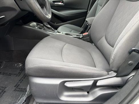 Used 2020 Toyota Corolla LE FWD image 12