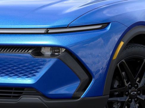 New 2026 Chevrolet Equinox EV LT image 11