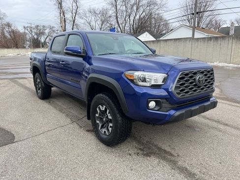 Used 2022 Toyota Tacoma TRD Off-Road image 3