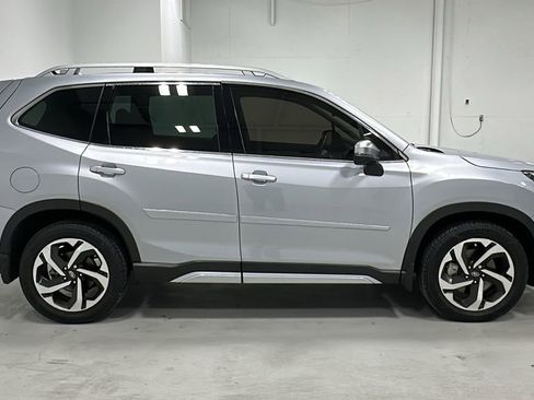 Used 2022 Subaru Forester Touring image 6