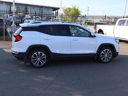 Used 2021 GMC Terrain SLT w/ Infotainment Package II FWD image 22