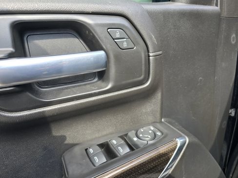 Used 2020 Chevrolet Silverado 1500 LT Trail Boss w/ Midnight Edition image 18