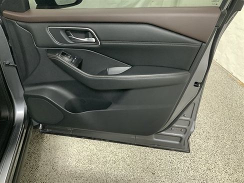 Used 2021 Nissan Rogue SV w/ Premium Package FWD image 20