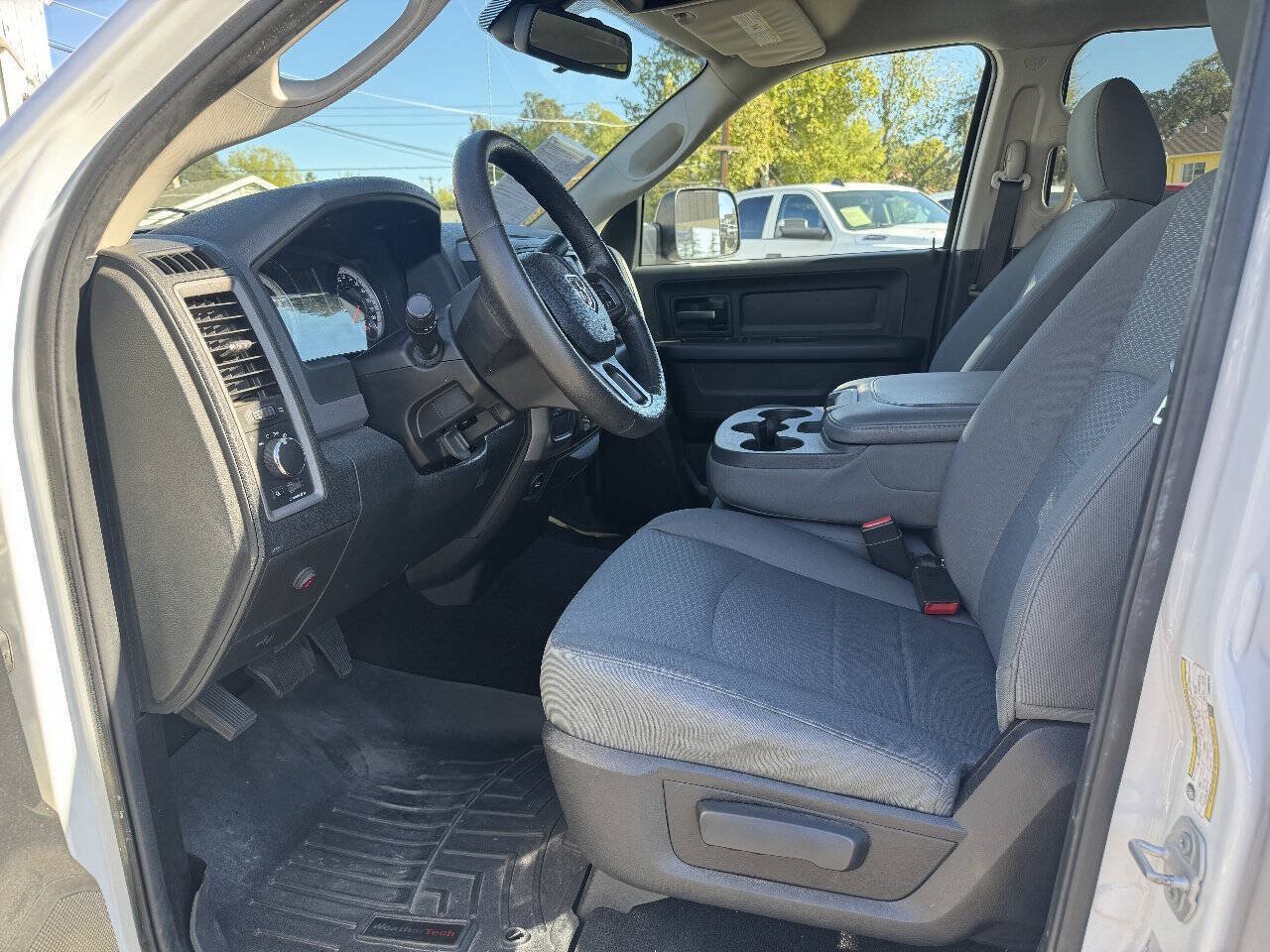 Used 2015 RAM 3500 Tradesman w/ Chrome Appearance Group AWD/4WD image 10