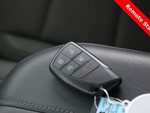 Used 2022 GMC Yukon SLE image 3